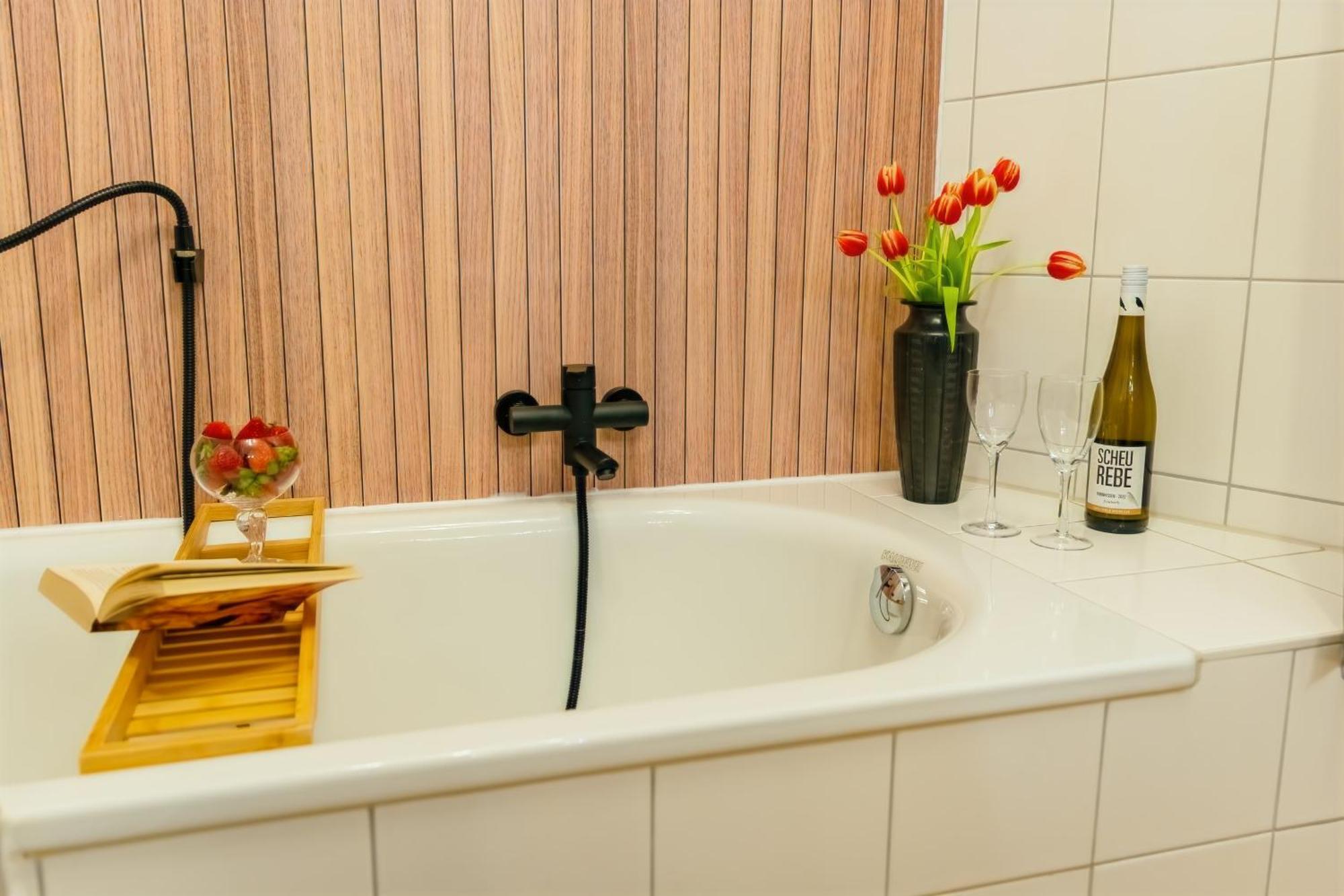 The Big Muenster Fuer Bis Zu 12, Whirlpool, Sauna, Zentral, Tischfussball, Balkon, Gasgrill ウルム エクステリア 写真